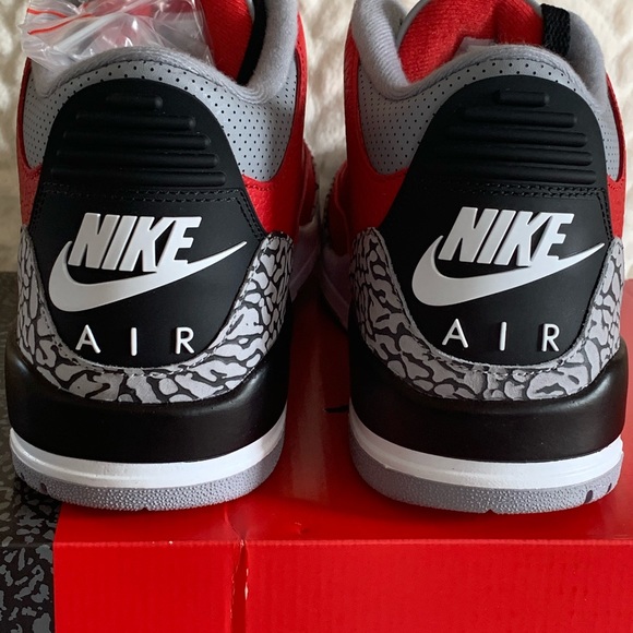 AIR JORDAN 3 RETRO - Picture 5 of 6